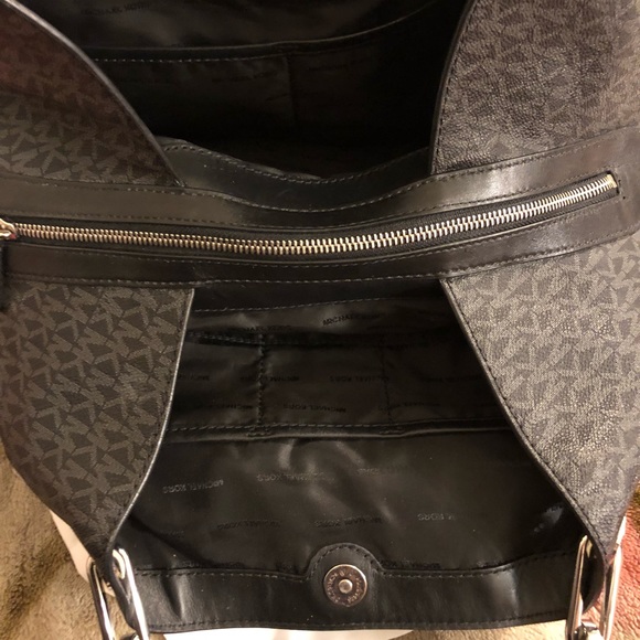 Michael Kors bag barely used SOLD - Picture 3 of 8